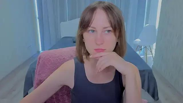 LuluChiiii from StripChat