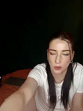 LuLuLover89 from StripChat