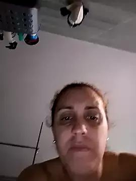 luna-69-37 from StripChat is Freechat