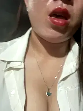 Luna-ass from StripChat is Freechat