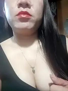 Luna-ass from StripChat is Freechat