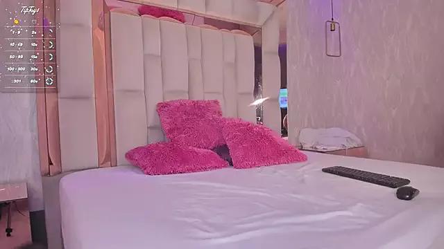 Luna_Belle_ from StripChat is Freechat