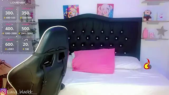 Try our streaming cams variety and talk on a personal level with our adorable girls streamers, showing off their bountiful shapes and dildos.