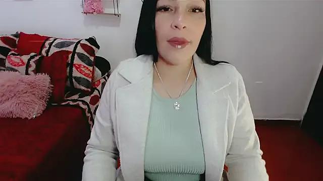 luna_lgomez_ from StripChat is Freechat