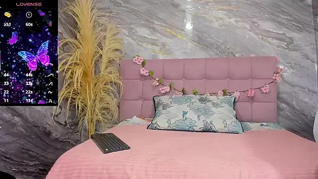 luna_maisonn from StripChat is Freechat