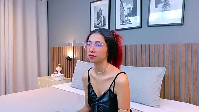 luna_roja25 from StripChat is Freechat