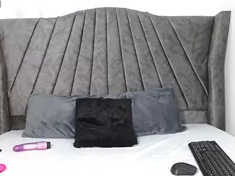 Try our streaming cams variety and talk on a personal level with our adorable girls streamers, showing off their bountiful shapes and dildos.