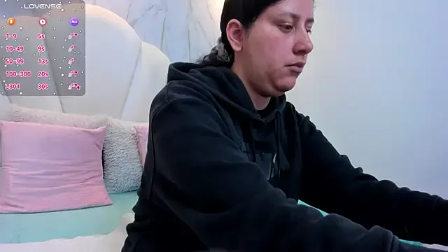 Luna_Ventura from StripChat is Freechat