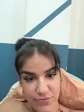 Lunaa_diamonds from StripChat is Freechat