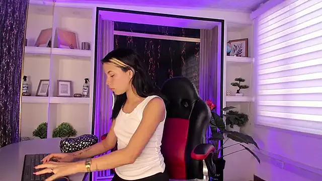 LunaaFerrari from StripChat is Freechat