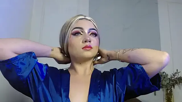 LunaaMonroe from StripChat is Freechat