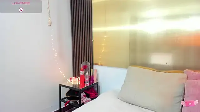 LunaaMorena from StripChat is Freechat