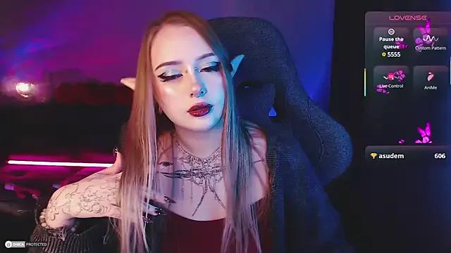 Try our streaming cams variety and talk on a personal level with our adorable girls streamers, showing off their bountiful shapes and dildos.