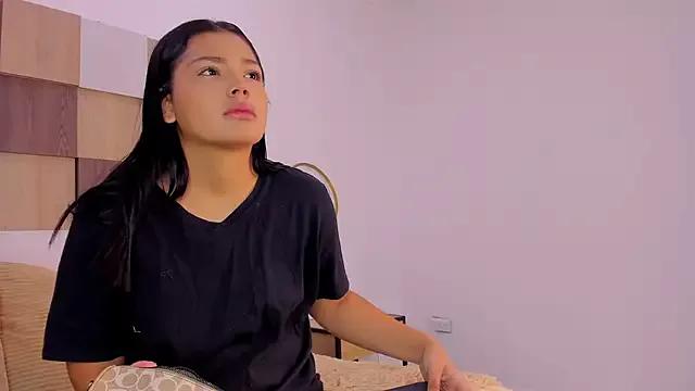LunaHanze_ from StripChat is Freechat