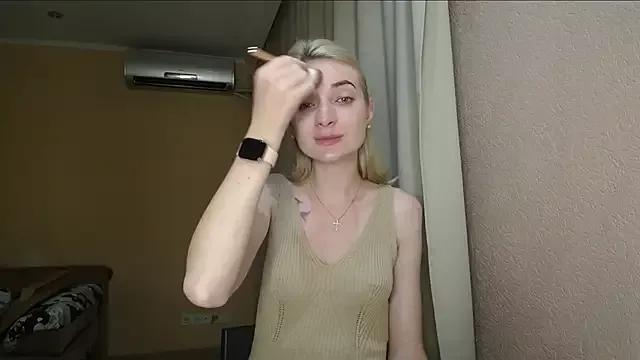 LunaLicksy from StripChat is Freechat