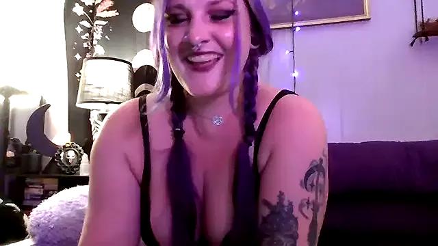 LunaLilith from StripChat is Freechat