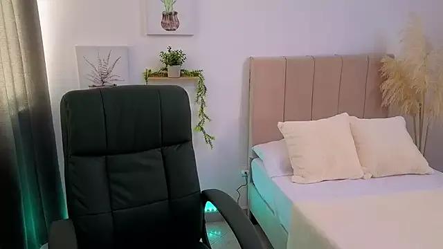 Try our streaming cams variety and talk on a personal level with our adorable girls streamers, showing off their bountiful shapes and dildos.