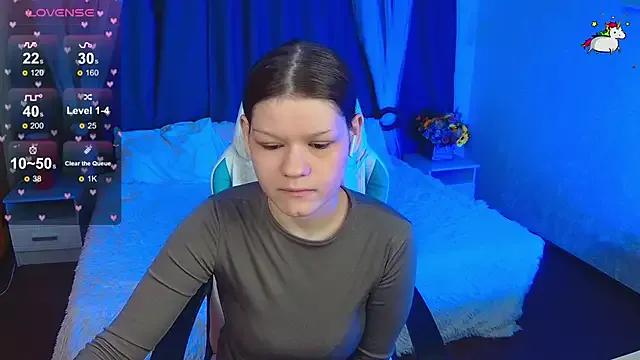Lunamytrend from StripChat is Freechat