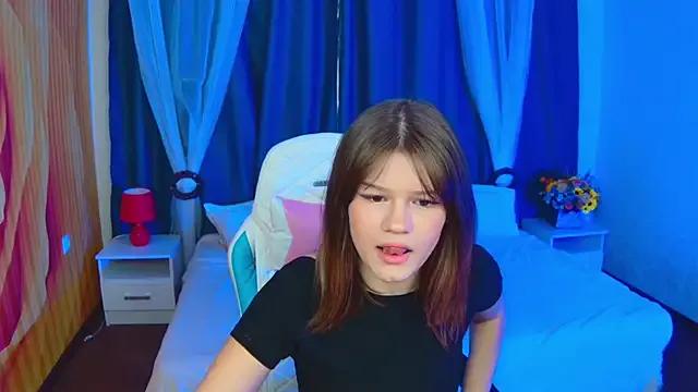 Lunamytrend from StripChat is Freechat