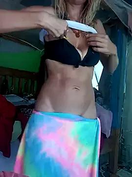 LunaNatural from StripChat is Freechat