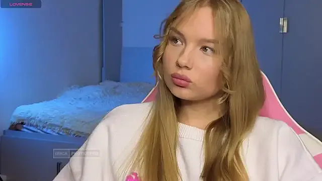 Try our streaming cams variety and talk on a personal level with our adorable girls streamers, showing off their bountiful shapes and dildos.