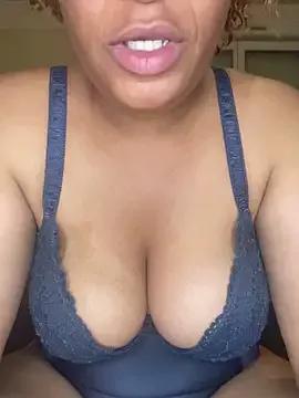 Lunasensualedelisla from StripChat is Freechat
