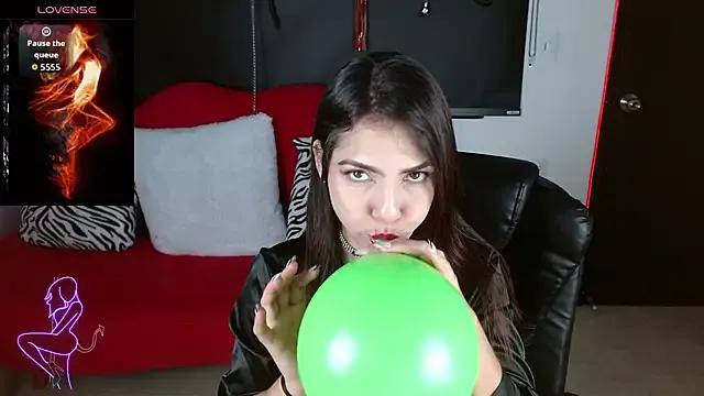 LunaSub69_ from StripChat is Freechat