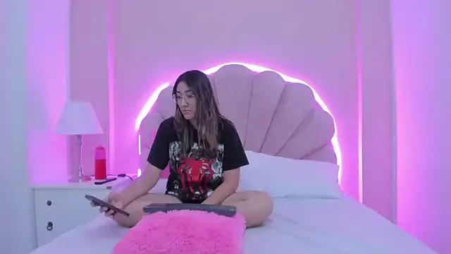 LunaVibeXX from StripChat is Freechat