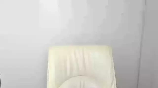 Lune_Moon from StripChat is Freechat