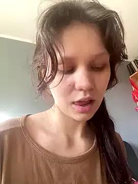 Lunliss from StripChat is Freechat