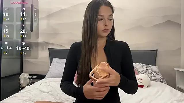 LunnaBelle from StripChat is Freechat