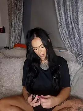 Luscious-Lips25 from StripChat is Freechat