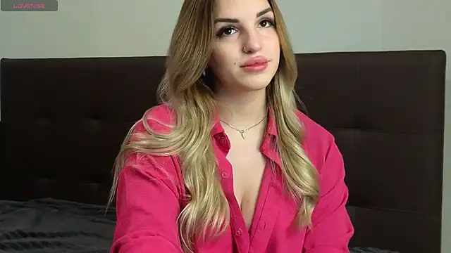 Try our streaming cams variety and talk on a personal level with our adorable girls streamers, showing off their bountiful shapes and dildos.