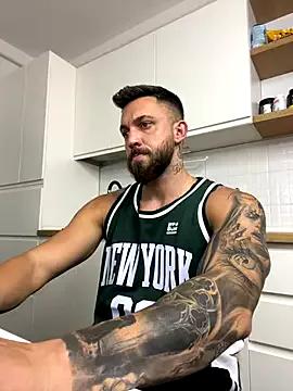 LustyMike_ from StripChat is Freechat