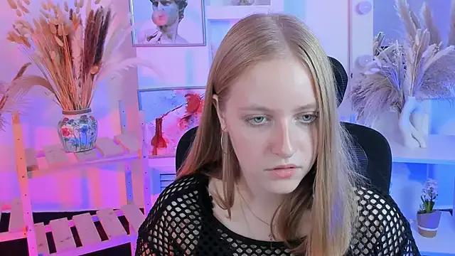 LuunaWiinters from StripChat