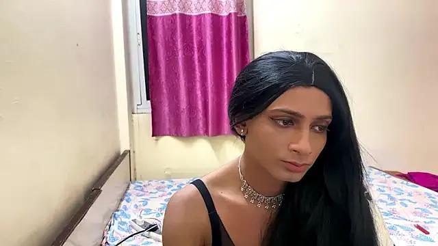 LuvLayla from StripChat