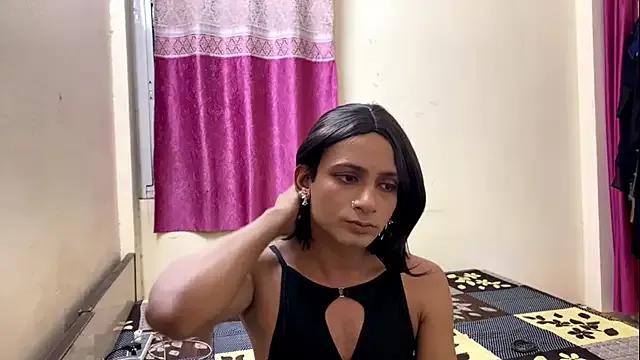 LuvLayla from StripChat