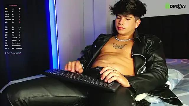 LyleBennett_ from StripChat