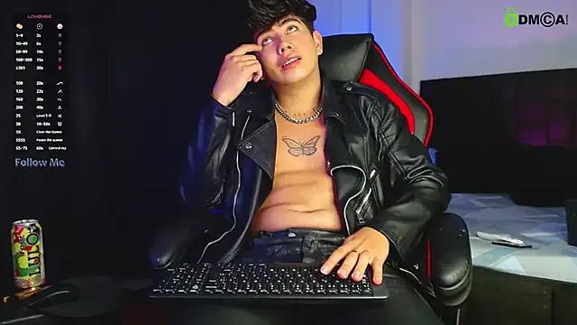 LyleBennett_ from StripChat