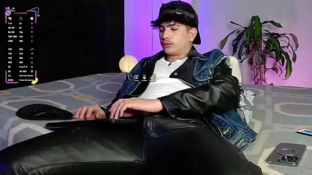 LyleBennett_ from StripChat