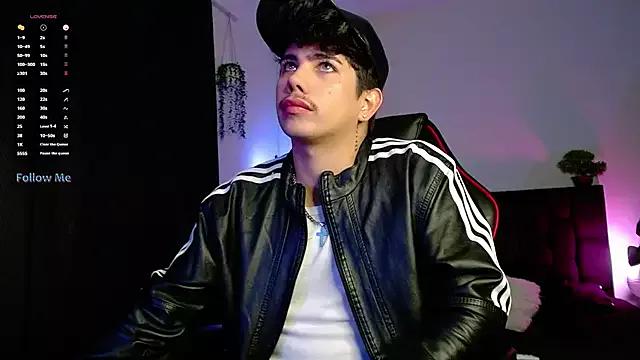 LyleBennett_ from StripChat