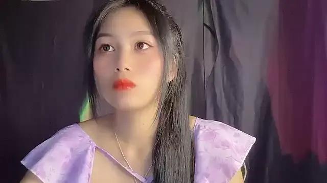 Lyly4757 from StripChat