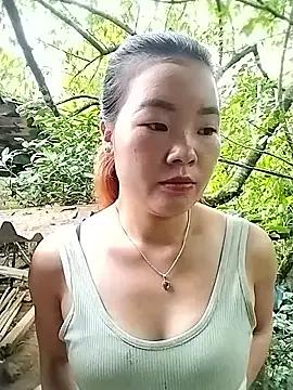 lylylove from StripChat is Freechat