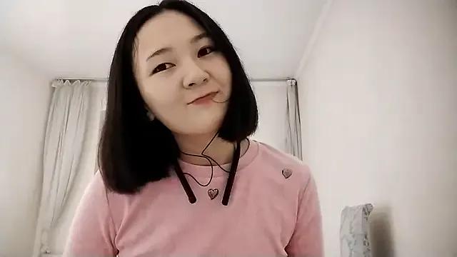 Lyndasilk from StripChat is Freechat