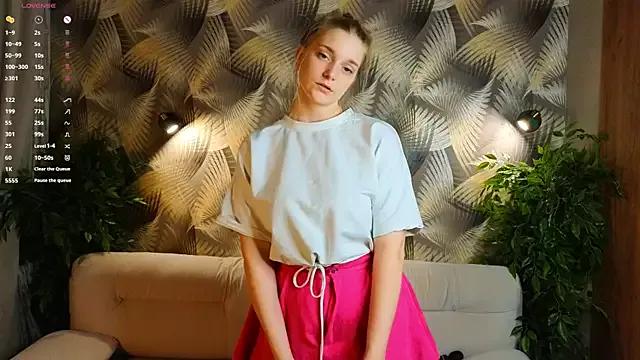 LynEdwards from StripChat is Freechat
