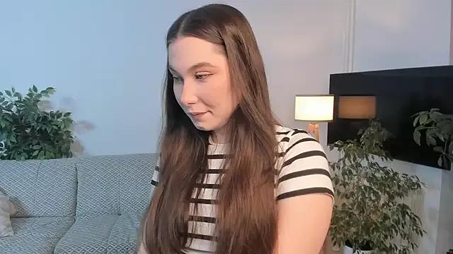 LynetHigh from StripChat is Freechat