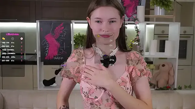 LynHillaire from StripChat is Freechat