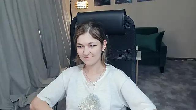 LynnaBierly from StripChat