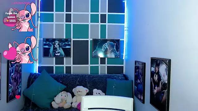 Try our streaming cams variety and talk on a personal level with our adorable girls streamers, showing off their bountiful shapes and dildos.