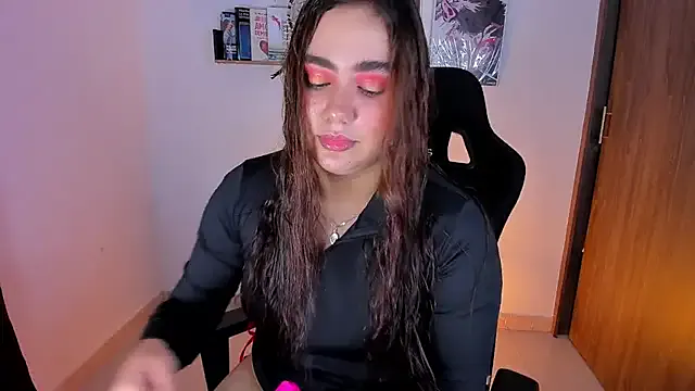 Lyravienne from StripChat is Freechat